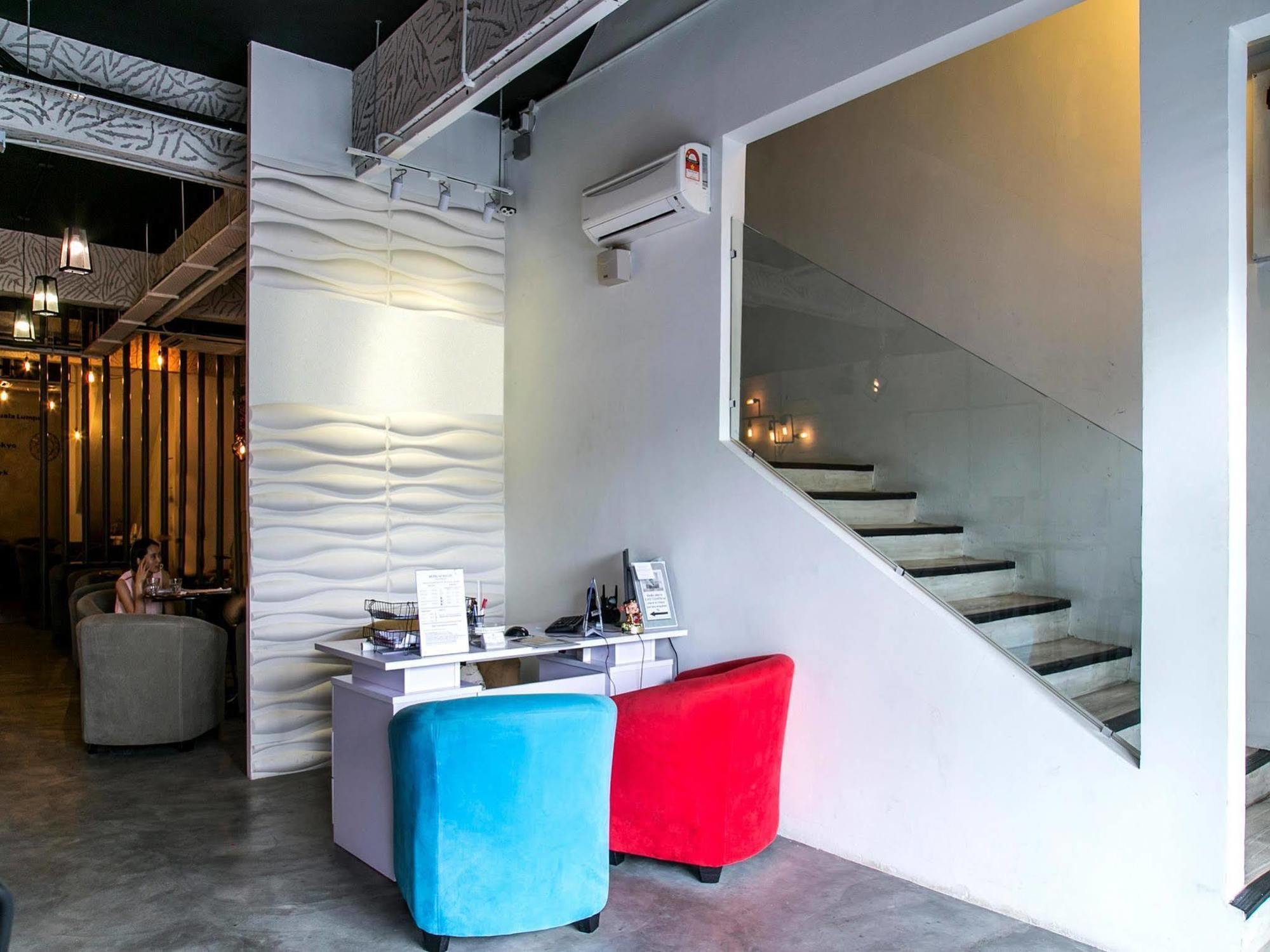 Oyo 220 Hotel Sri Maluri Куала-Лумпур Экстерьер фото