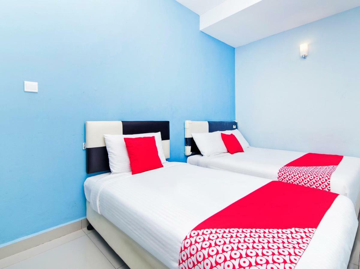 Oyo 220 Hotel Sri Maluri Куала-Лумпур Экстерьер фото