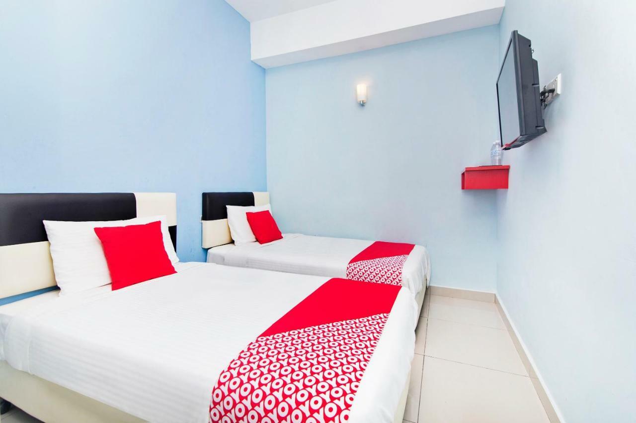 Oyo 220 Hotel Sri Maluri Куала-Лумпур Экстерьер фото