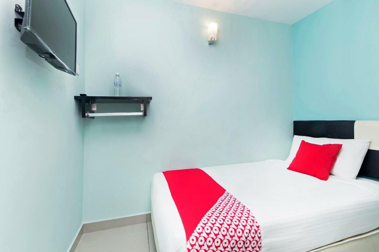 Oyo 220 Hotel Sri Maluri Куала-Лумпур Экстерьер фото