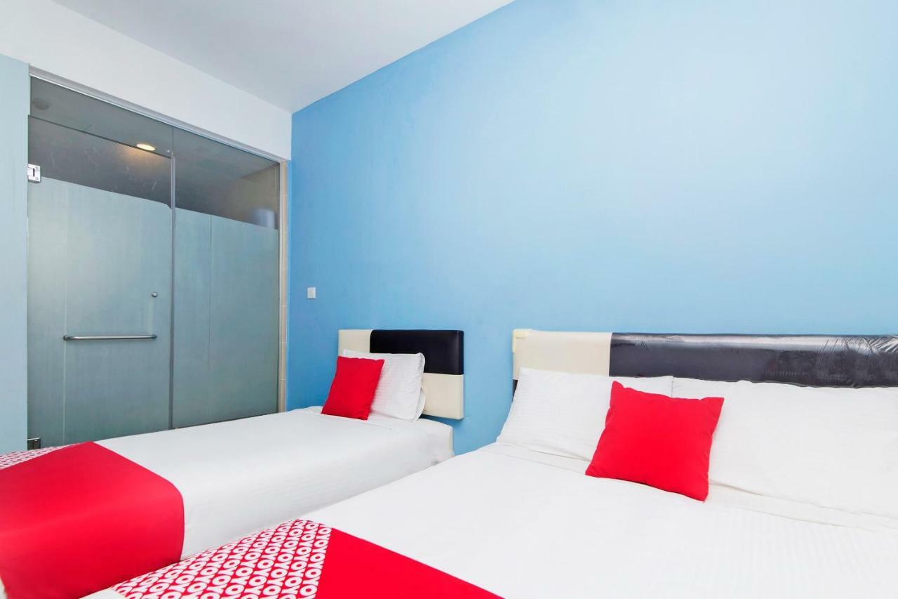 Oyo 220 Hotel Sri Maluri Куала-Лумпур Экстерьер фото