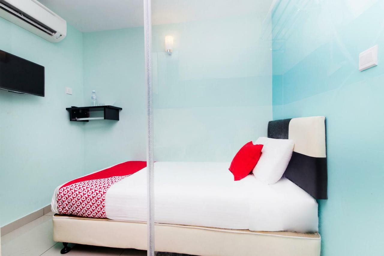 Oyo 220 Hotel Sri Maluri Куала-Лумпур Экстерьер фото