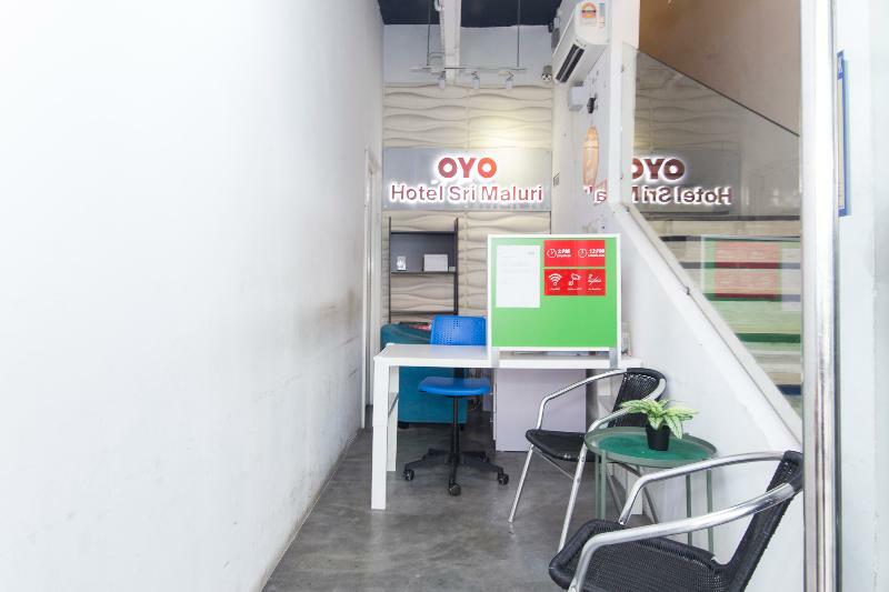 Oyo 220 Hotel Sri Maluri Куала-Лумпур Экстерьер фото
