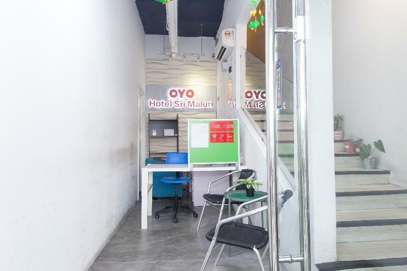 Oyo 220 Hotel Sri Maluri Куала-Лумпур Экстерьер фото