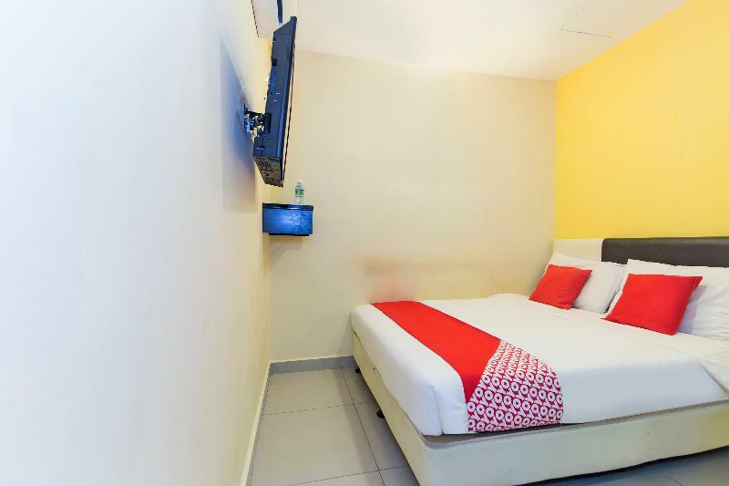 Oyo 220 Hotel Sri Maluri Куала-Лумпур Экстерьер фото